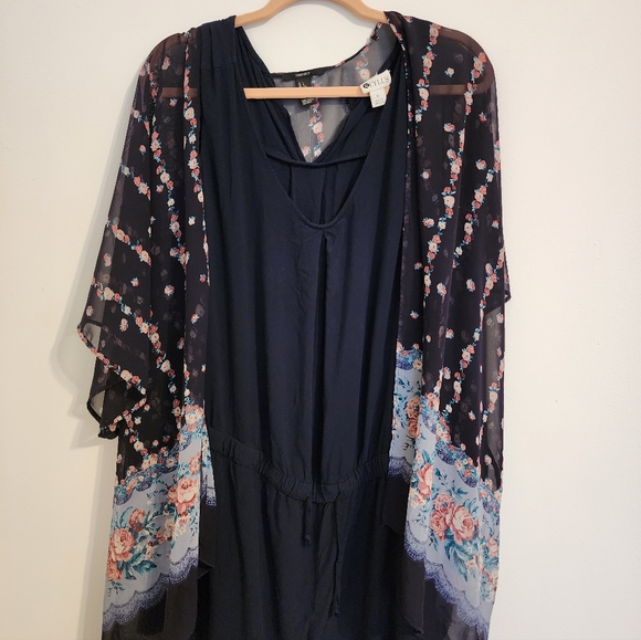 Women's Tops - Picture 15 of 15